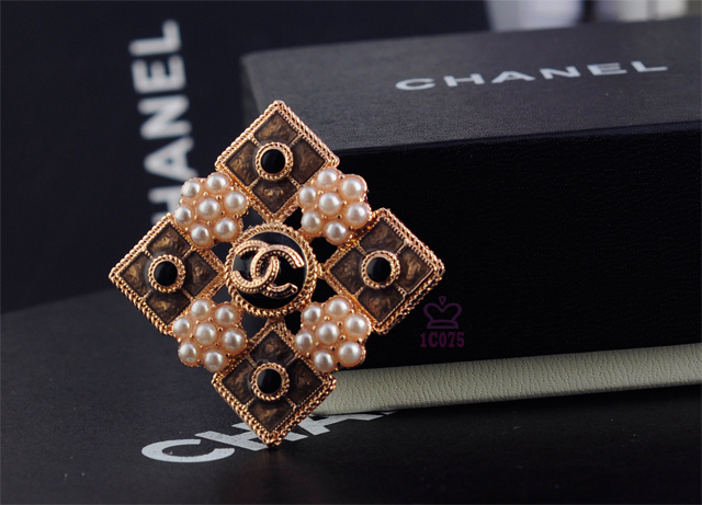 Spilla Chanel Modello 338